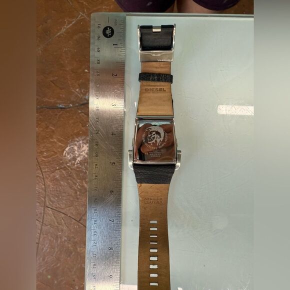 Rare Diesel Watch DZ 7079 for parts or repair has new battery not running EUC - Picture 8 of 11